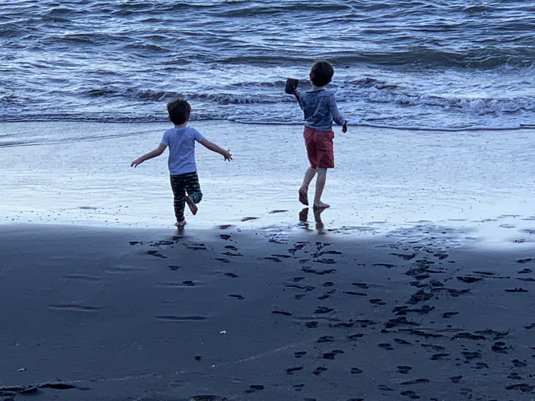 Boys on Playa Azul