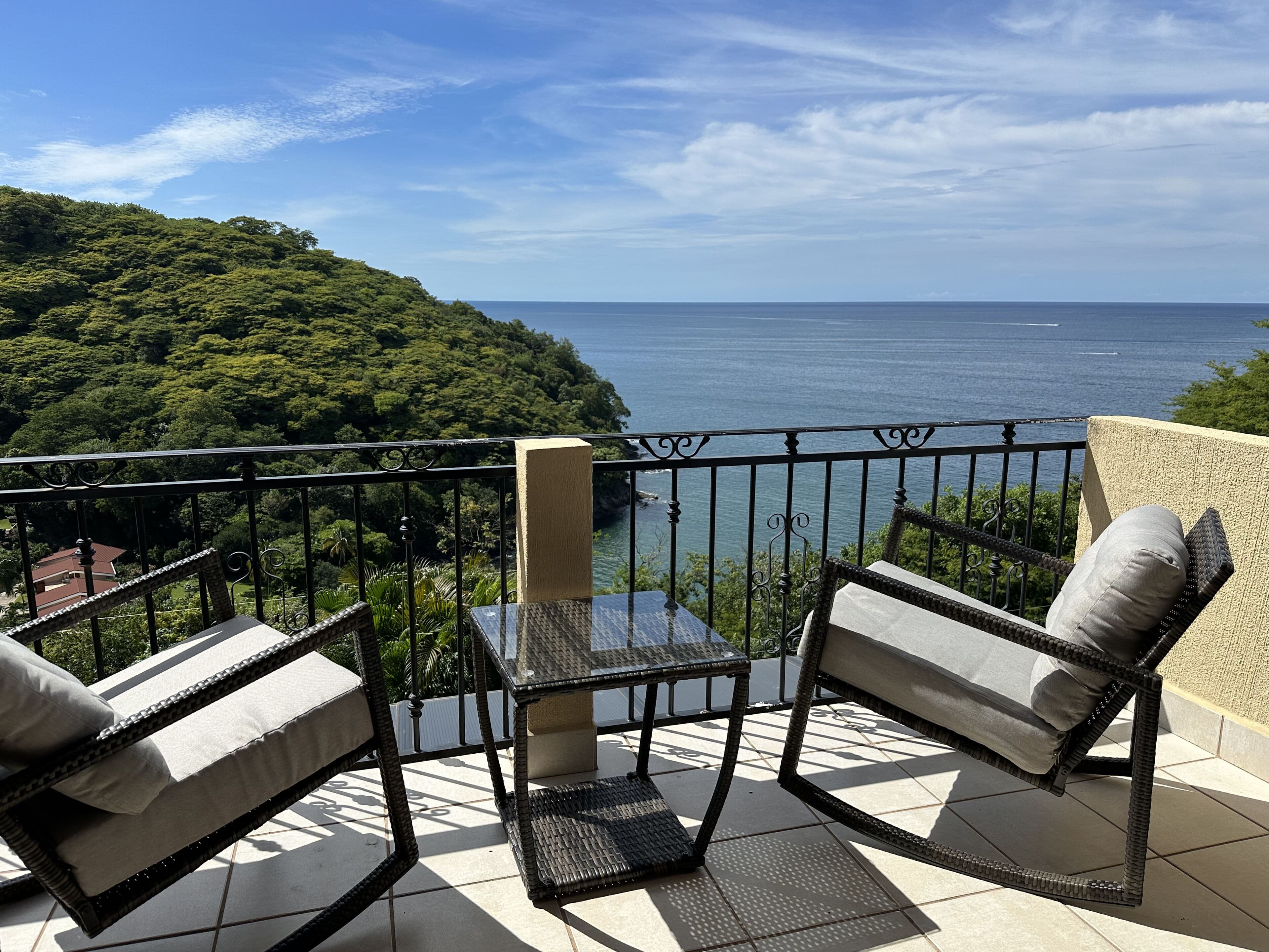 View of ocean from balcony in Villa Hermosa